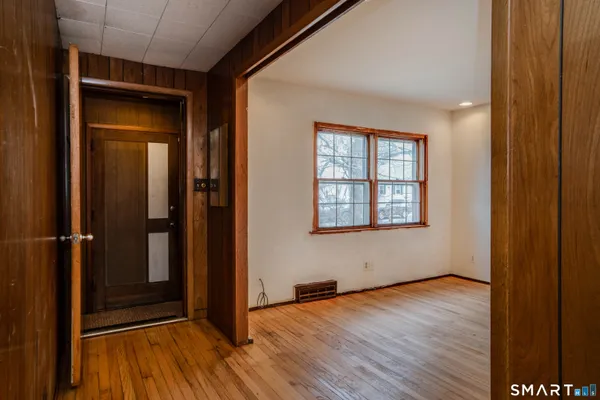$199,000 | 133 Sisson Street, East Hartford, CT 06118