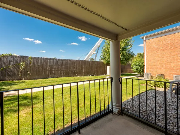 $2,400 | 530 Shorely Drive, Unit 104, Barrington, IL 60010