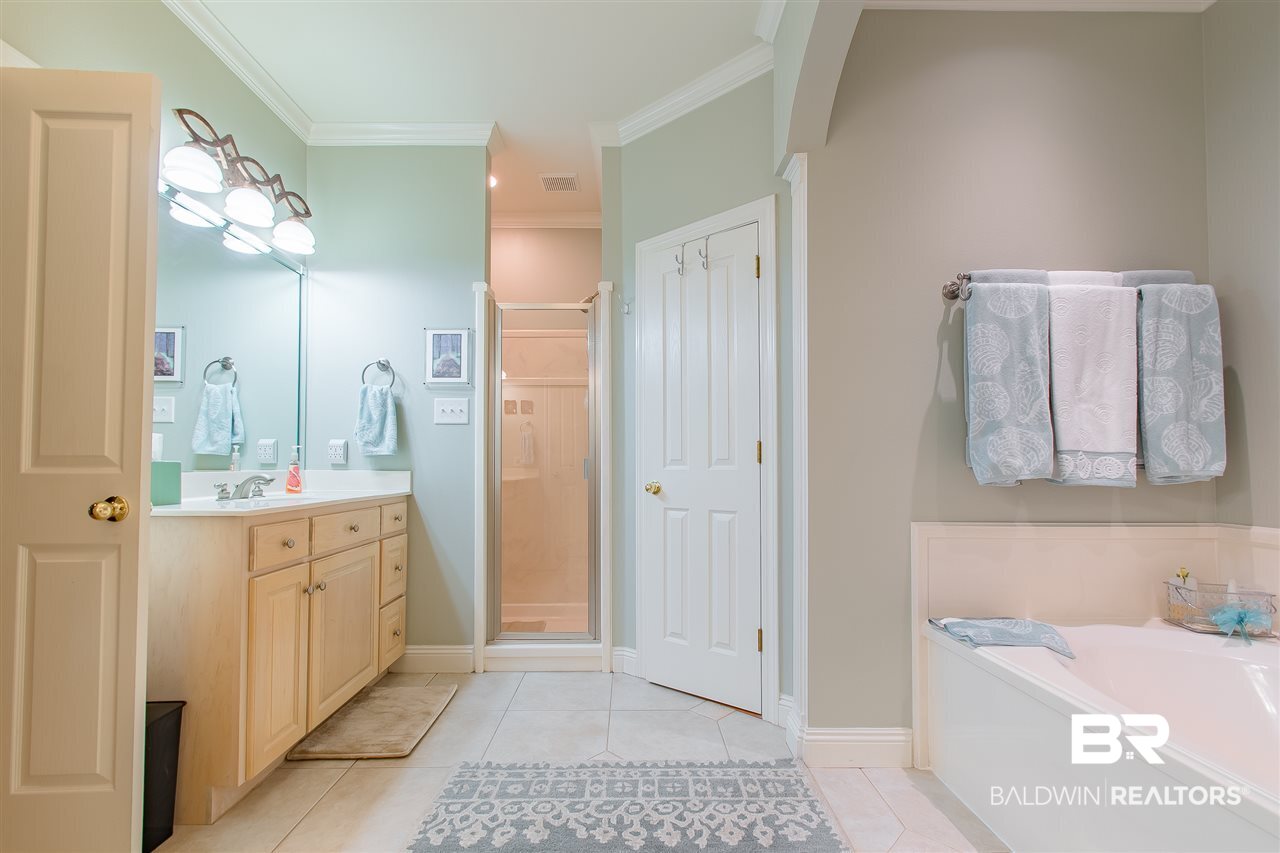 136 Easton Circle Fairhope, AL 36532 - Photo 21 of 41 Master Double Vanities/Se