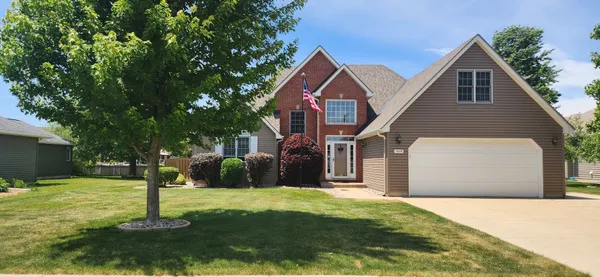 $495,000 | 1609 Lorraine Drive, Sandwich, IL 60548