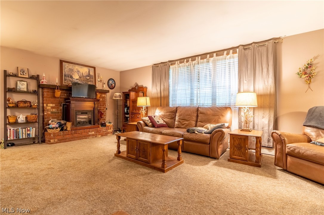 5155 McCormick Road Ravenna, OH 44266 - Photo 14 of 28 Living Room