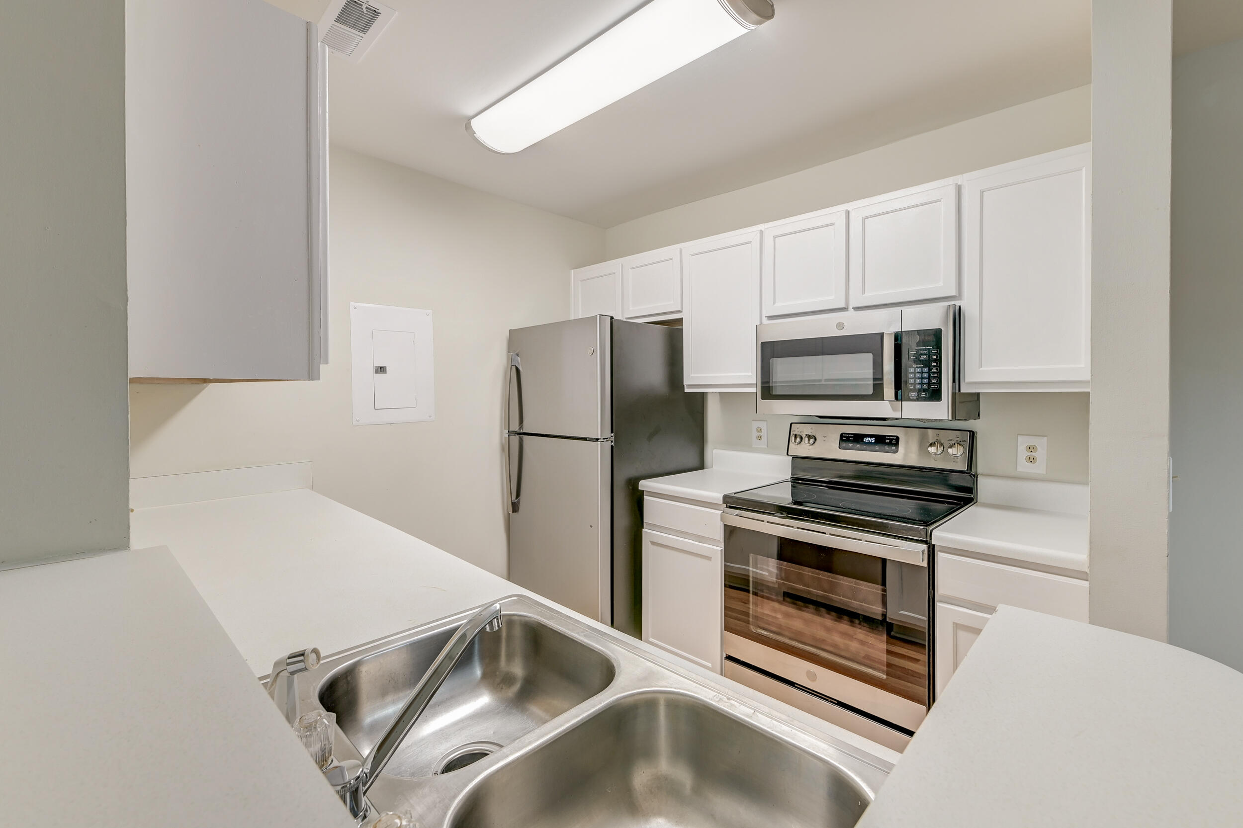 2011 North Highway 17, Unit 1700J Mount Pleasant, SC 29466 - Photo 12 of 38 DSC_4308_09_10_11_12