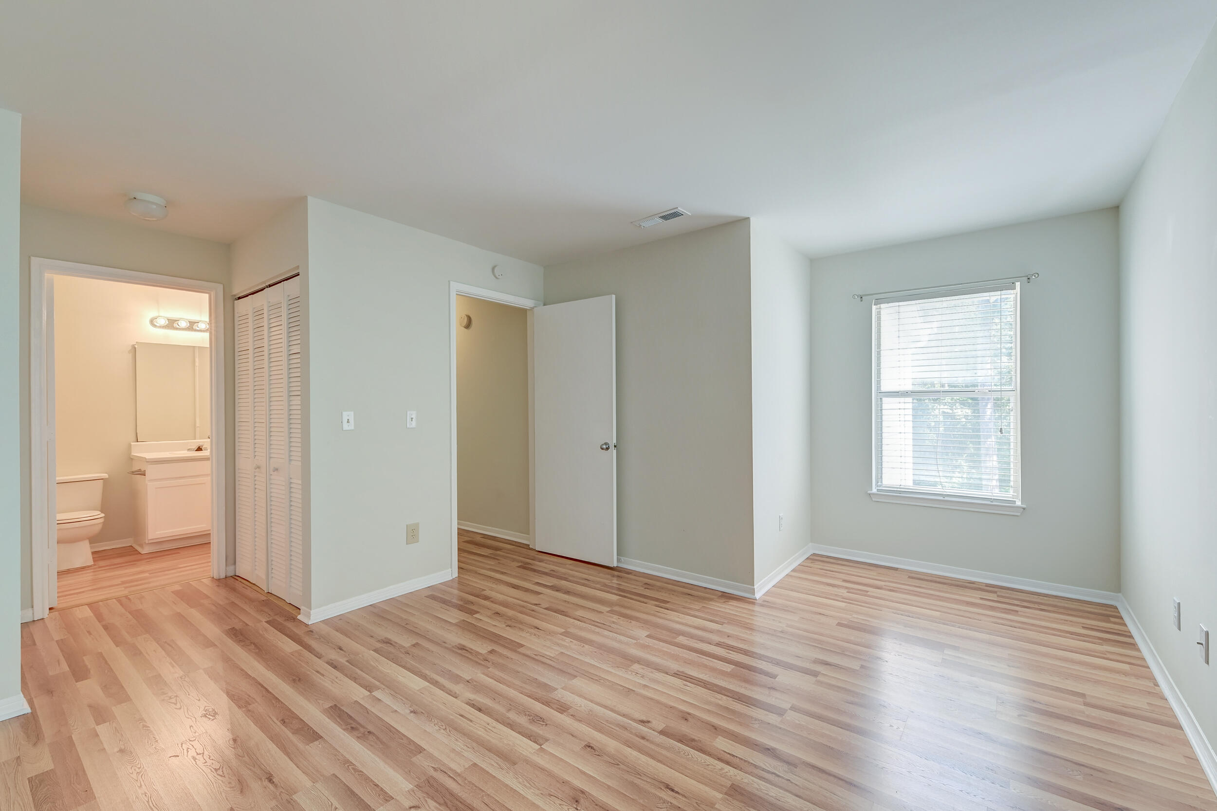 2011 North Highway 17, Unit 1700J Mount Pleasant, SC 29466 - Photo 19 of 38 DSC_4358_59_60_61_62