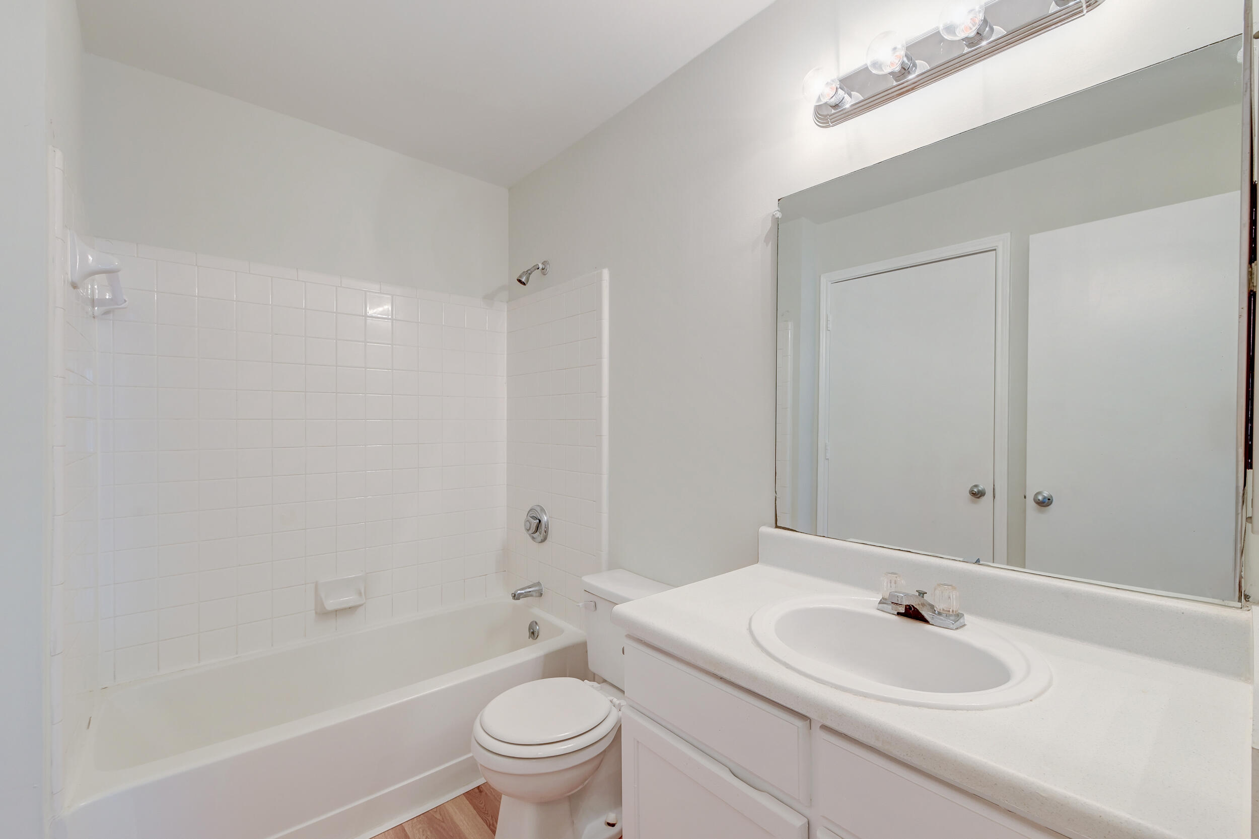 2011 North Highway 17, Unit 1700J Mount Pleasant, SC 29466 - Photo 21 of 38 DSC_4348_49_50_51_52