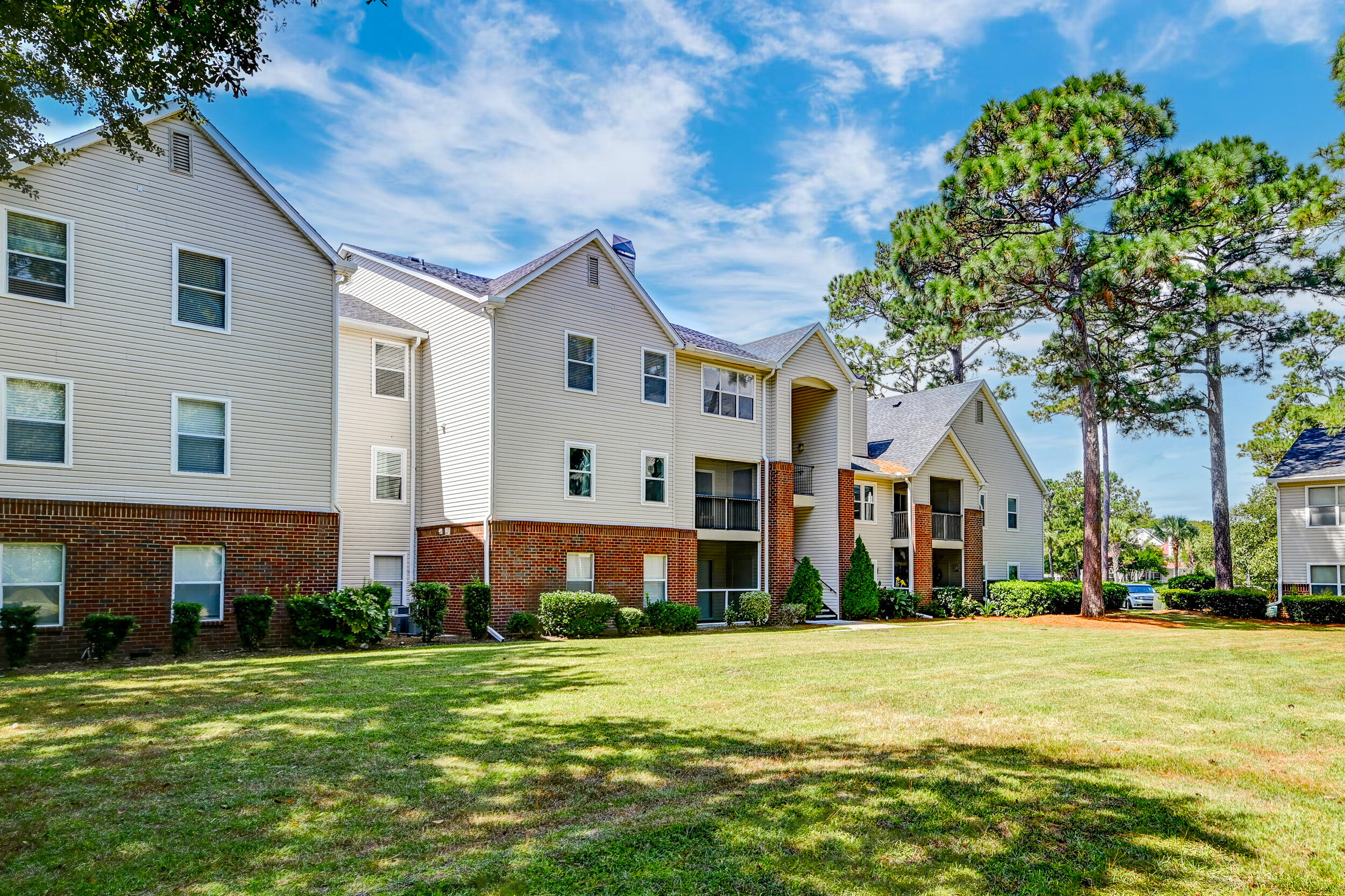 2011 North Highway 17, Unit 1700J Mount Pleasant, SC 29466 - Photo 23 of 38 DSC_4388_89_90_91_92