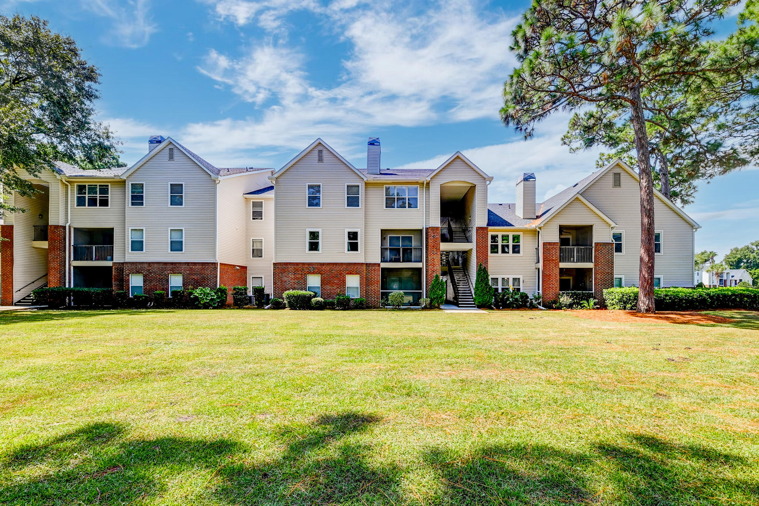 2011 North Highway 17, Unit 1700J Mount Pleasant, SC 29466 - Photo 24 of 38 DSC_4378_79_80_81_82