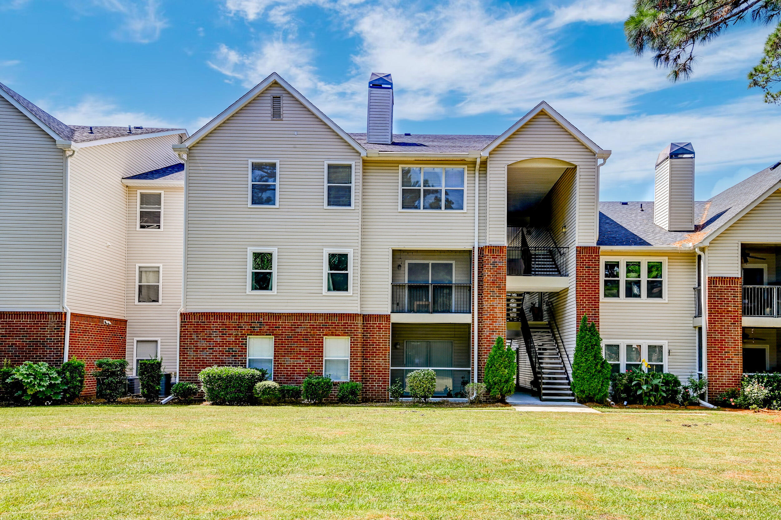2011 North Highway 17, Unit 1700J Mount Pleasant, SC 29466 - Photo 3 of 38 DSC_4383_4_5_6_7
