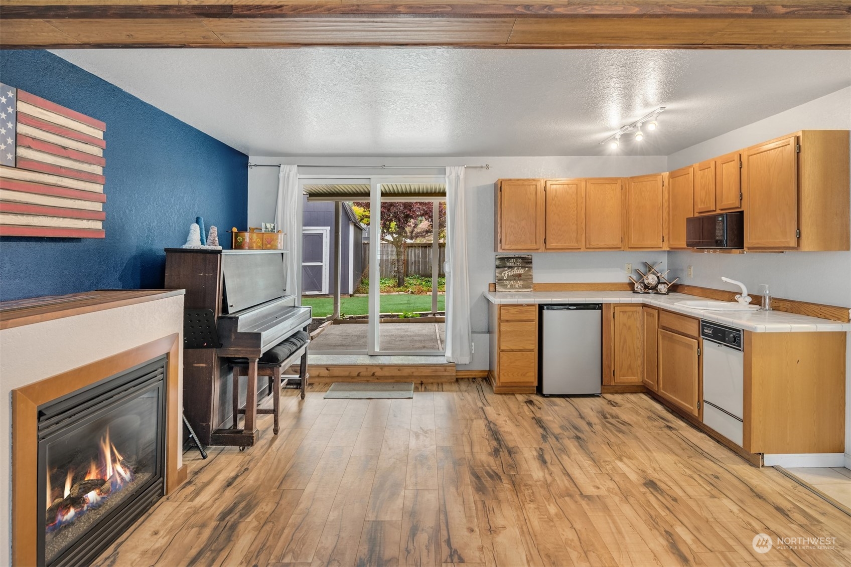7019 177th Street Southwest Edmonds, WA 98026 - Photo 13 of 29 Gallery Image 13