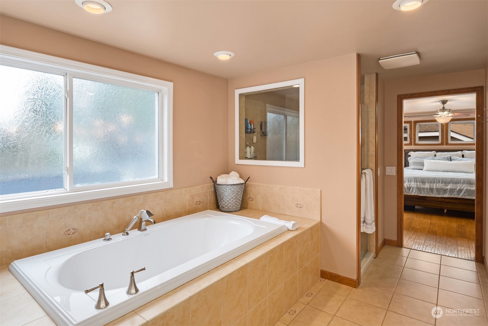 7019 177th Street Southwest Edmonds, WA 98026 - Photo 10 of 29 Gallery Image 10