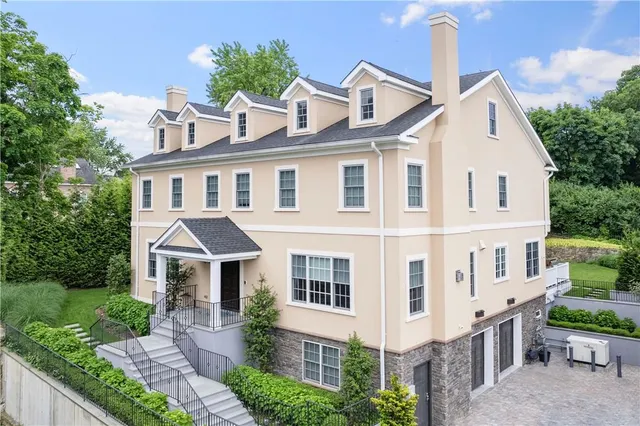 $3,750,000 | 622 West 256th Street | North Riverdale