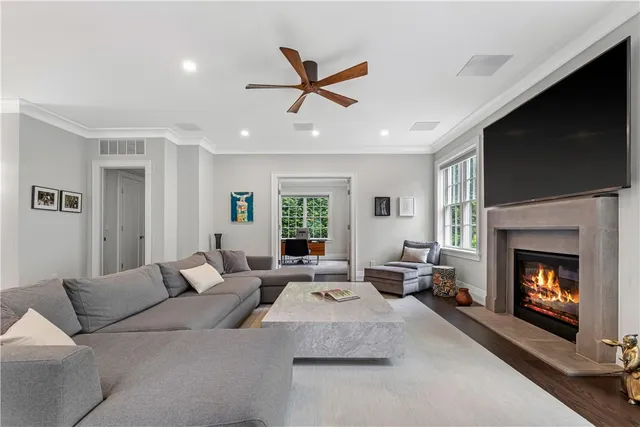 $3,750,000 | 622 West 256th Street | North Riverdale