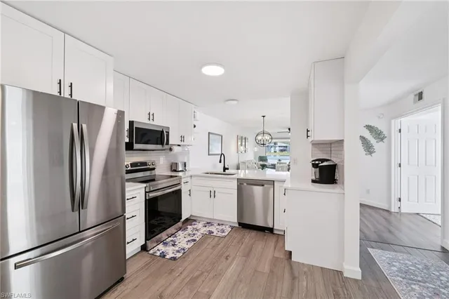 $4,000 | 845 New Waterford Drive, Unit Q104, Naples, FL 34104