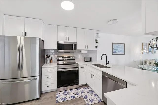 $4,000 | 845 New Waterford Drive, Unit Q104, Naples, FL 34104