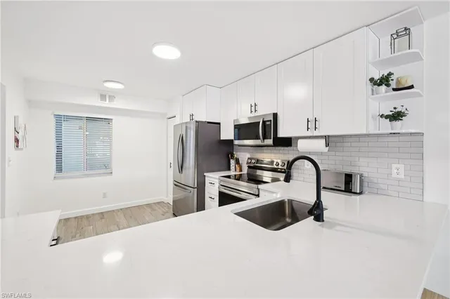 $4,000 | 845 New Waterford Drive, Unit Q104, Naples, FL 34104