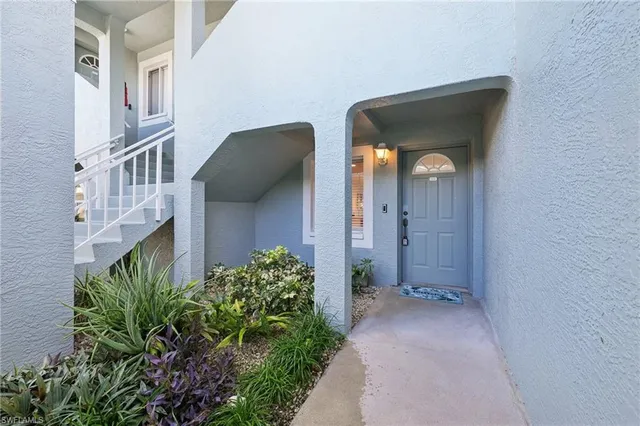 $4,000 | 845 New Waterford Drive, Unit Q104, Naples, FL 34104