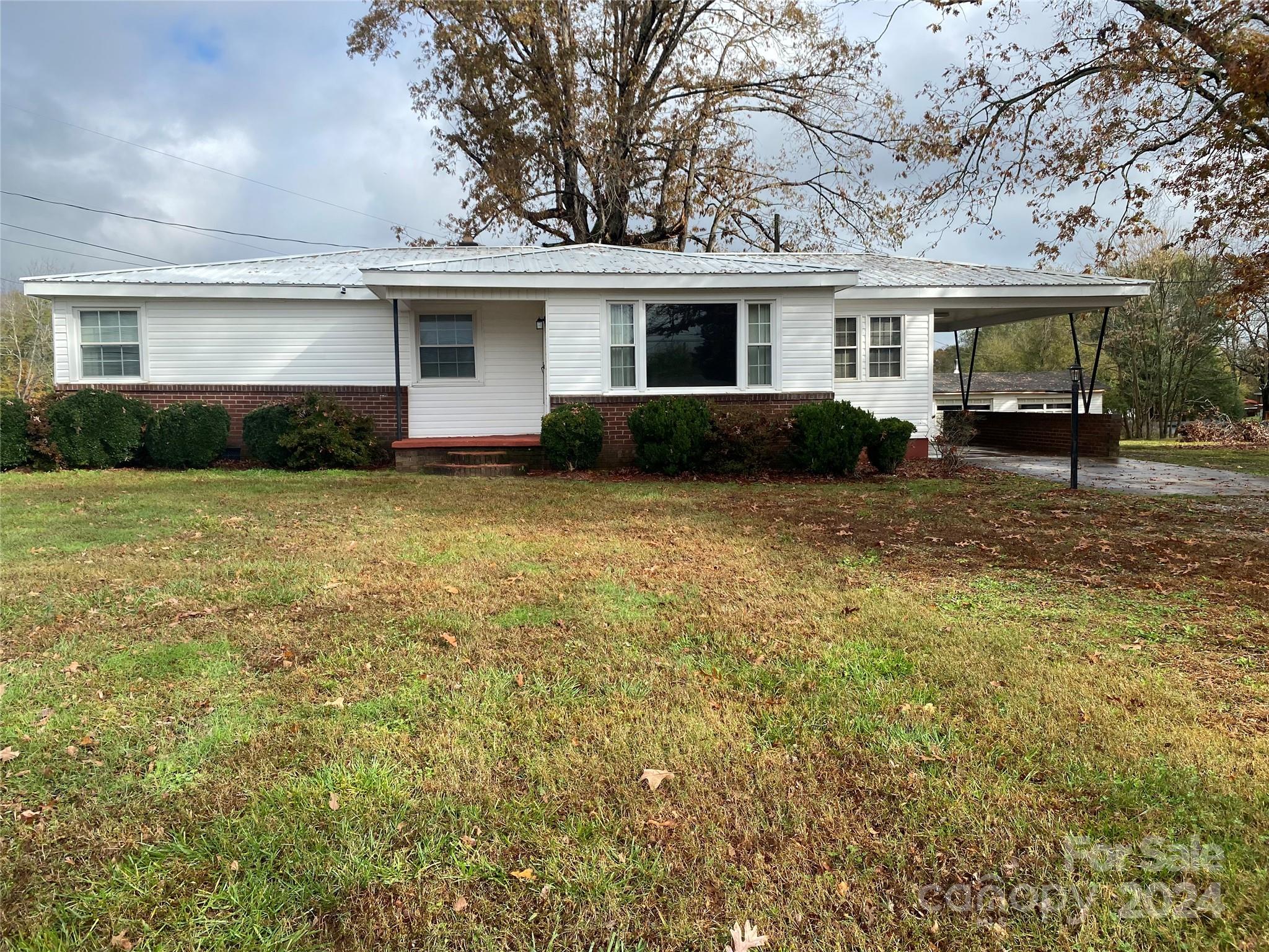 285 Chase High Road Forest City, NC 28043 - Photo 2 of 21 Gallery Image 2