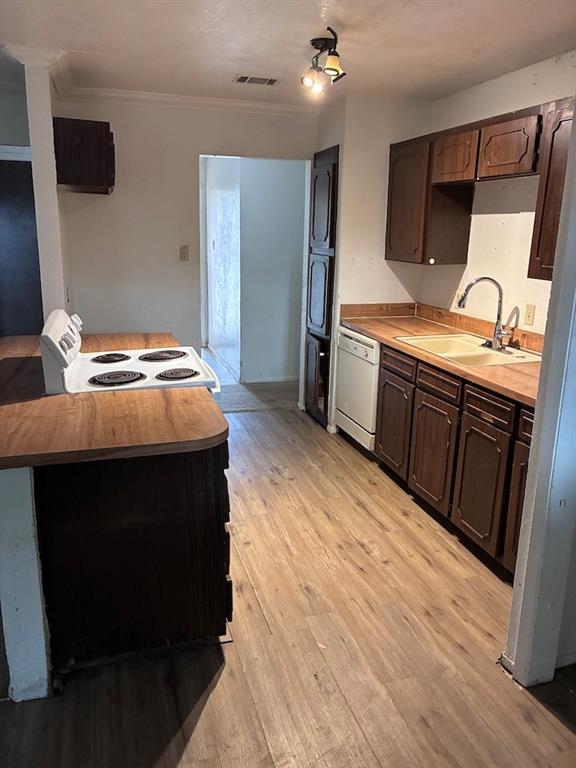 621 Dayton Road Mansfield, TX 76063 - Photo 9 of 14 Gallery Image 9