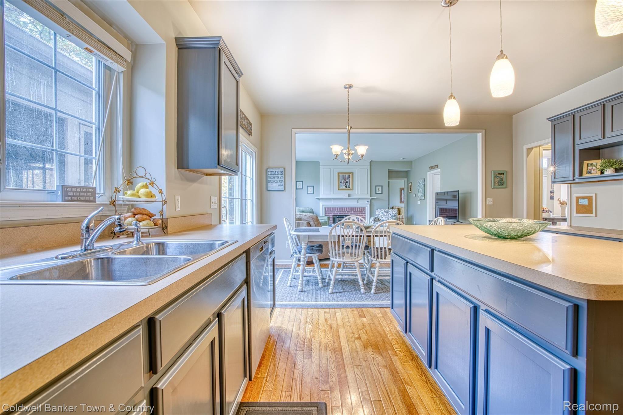 4160 Merriman Loop Howell, MI 48843 - Photo 12 of 38 Eat in kitchen!