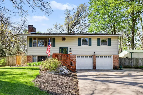 $387,000 | 1422 Maplewood Drive, Jenison, MI 49428