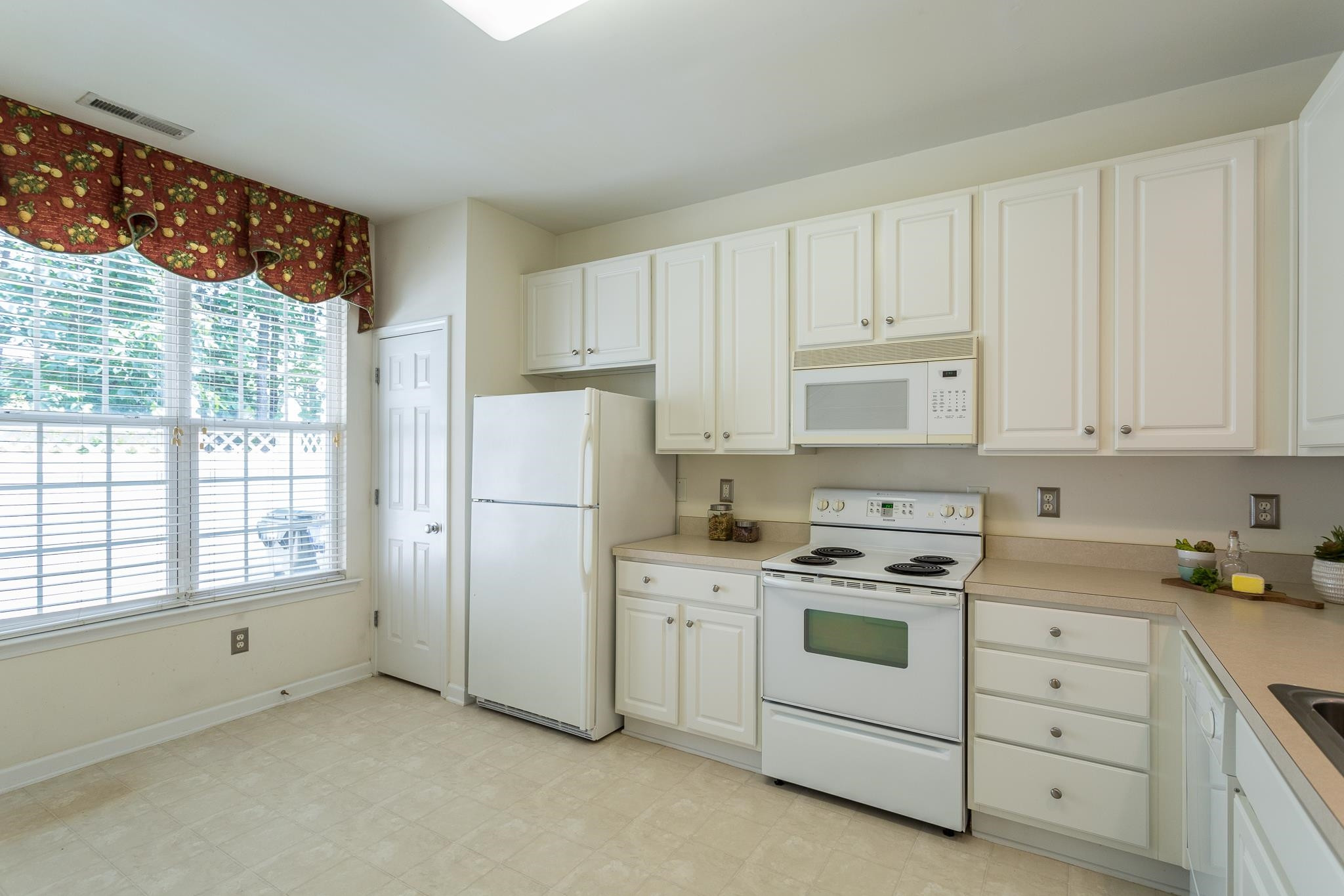 8324 City Loft Court Raleigh, NC 27613 - Photo 14 of 34 Photo 14
