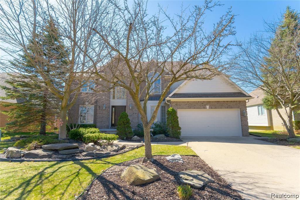 1403 Tulberry Circle Rochester, MI 48306 - Photo 32 of 91 Exteriors (2 of 11).jpg