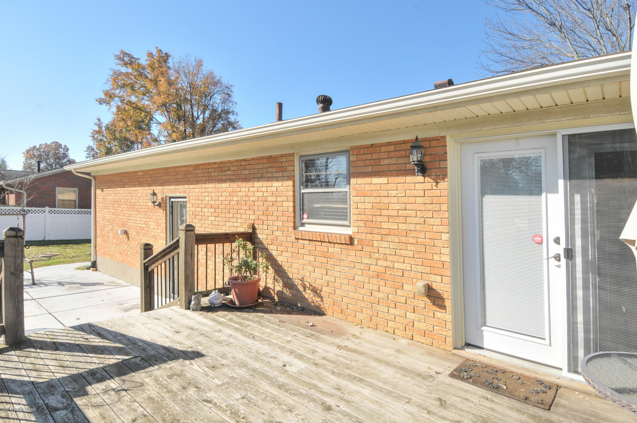 7501 Westbrook Road Louisville, KY 40258 - Photo 28 of 32 DECK