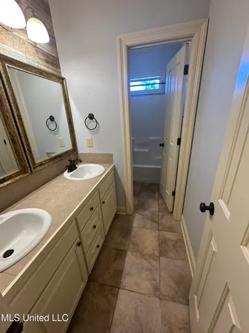 $2,300 | 101 Cedar Green Cove, Canton, MS 39046