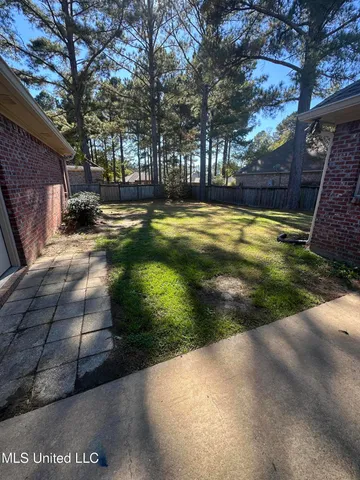 $2,300 | 101 Cedar Green Cove, Canton, MS 39046