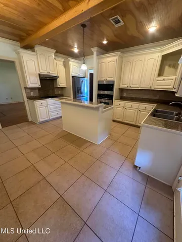 $2,300 | 101 Cedar Green Cove, Canton, MS 39046