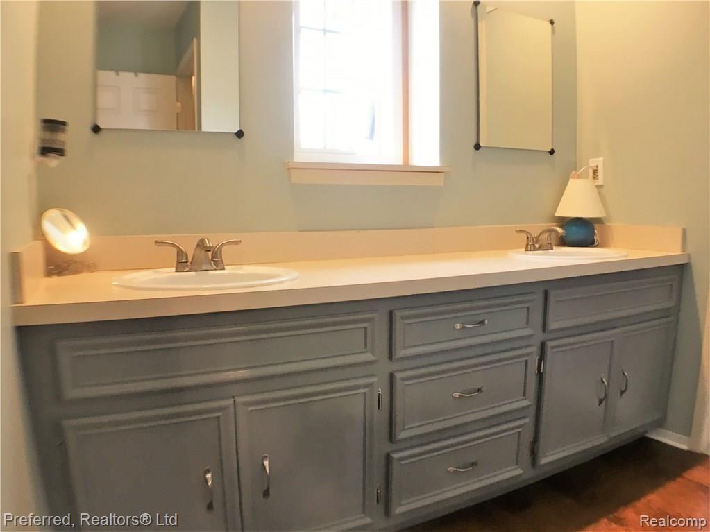 170 Manor Way, Unit 170 Rochester Hills, MI 48309 - Photo 16 of 30