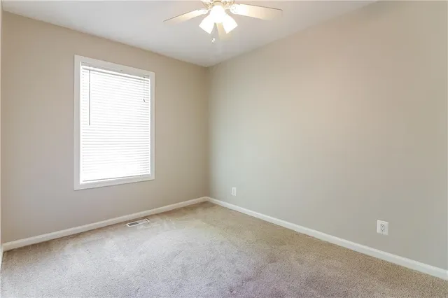 $1,975 | 522 Valle Drive, Belton, MO 64012