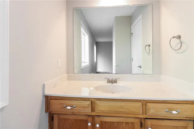 $1,975 | 522 Valle Drive, Belton, MO 64012