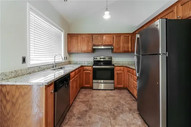 $1,975 | 522 Valle Drive, Belton, MO 64012