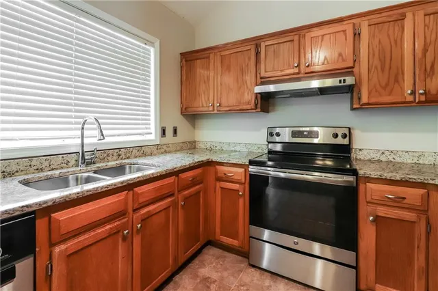 $1,975 | 522 Valle Drive, Belton, MO 64012