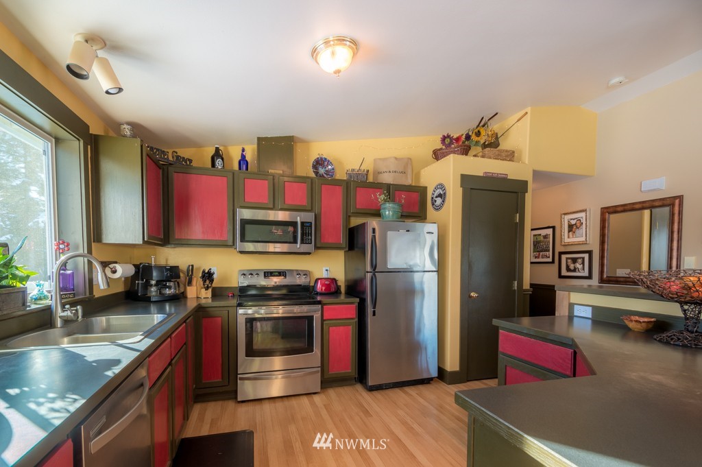 199 Short Road Onalaska, WA 98570 - Photo 4 of 23 Gallery Image 4