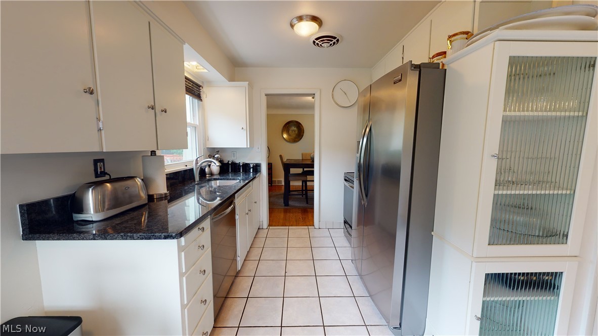 636 Quilliams Road Cleveland Heights, OH 44121 - Photo 13 of 27