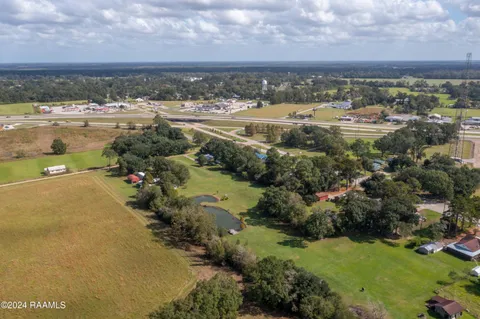 $300,000 | 135 Woodys Lane, Sunset, LA 70584