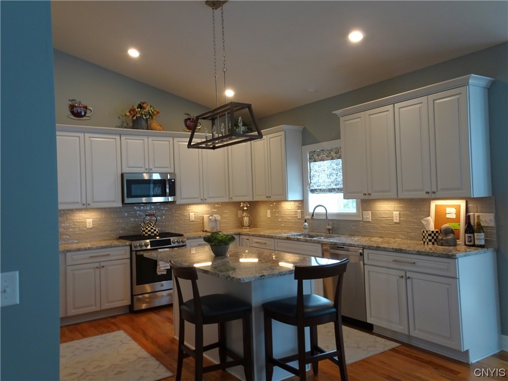 8305 Silvia Path Clay, NY 13041 - Photo 9 of 47