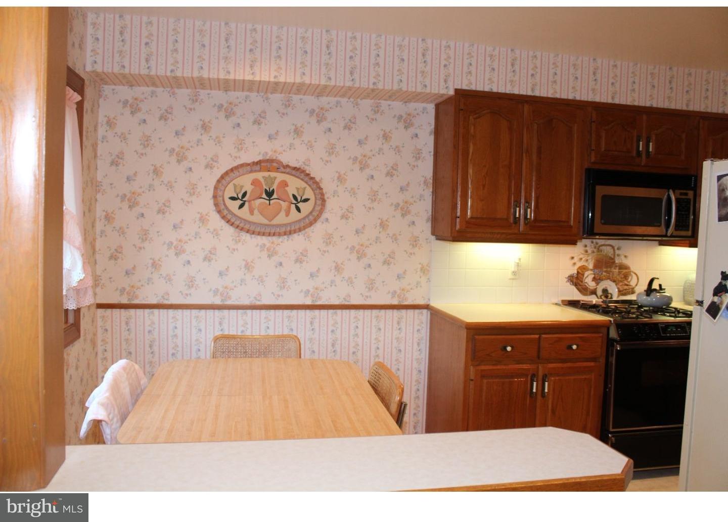12705 Kenny Road Philadelphia, PA 19154 - Photo 4 of 6 Kitchen