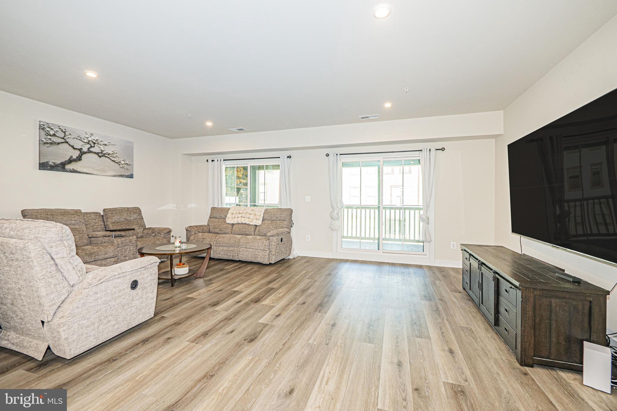 14564 George Carter Way, Unit 119 Chantilly, VA 20151 - Photo 11 of 38