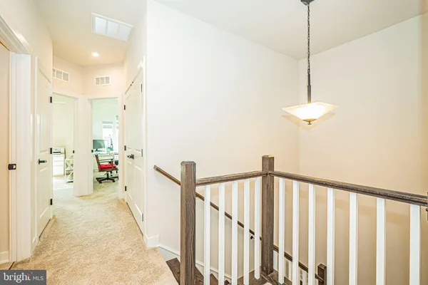 $700,000 | 14564 George Carter Way, Unit 119, Chantilly, VA 20151