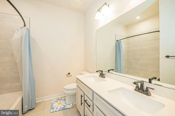 $700,000 | 14564 George Carter Way, Unit 119, Chantilly, VA 20151