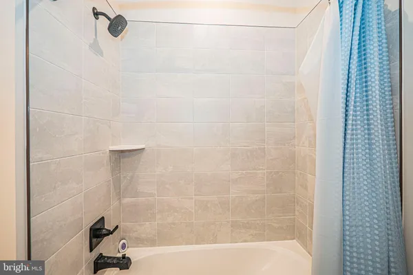 $700,000 | 14564 George Carter Way, Unit 119, Chantilly, VA 20151