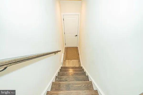 $700,000 | 14564 George Carter Way, Unit 119, Chantilly, VA 20151
