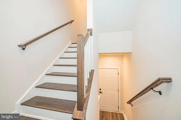 $700,000 | 14564 George Carter Way, Unit 119, Chantilly, VA 20151