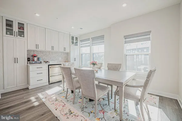 $700,000 | 14564 George Carter Way, Unit 119, Chantilly, VA 20151