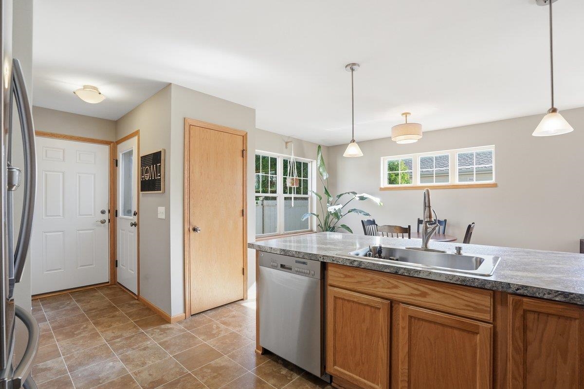 348 Park Sun Prairie, WI 53590 - Photo 16 of 44