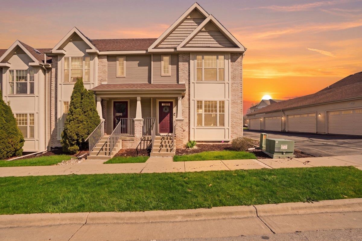 348 Park Sun Prairie, WI 53590 - Photo 2 of 44