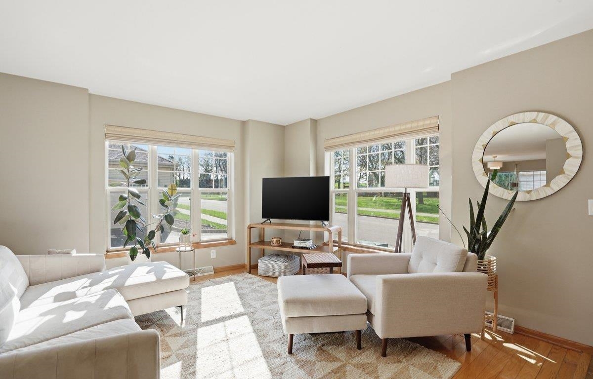 348 Park Sun Prairie, WI 53590 - Photo 7 of 44