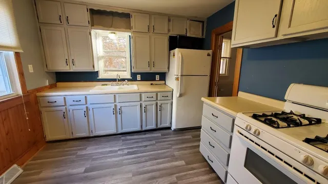 $139,900 | 2002 Nortonia Avenue, St. Paul, MN 55119